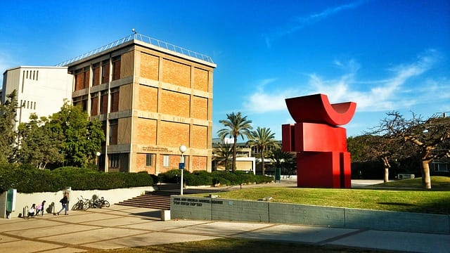 Best Tips On How To Get Into Law School (2)
